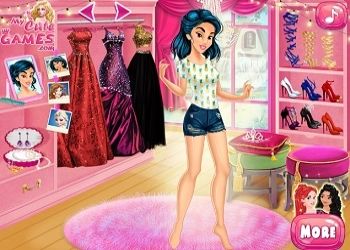 Princesses At Fashionistas Contest game screenshot